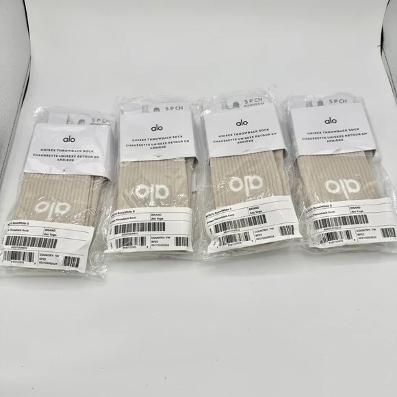 NWT Alo Yoga BUNDLE 4x Unisex Throwback Socks, Bone White 4 Pairs 8 Socks Total